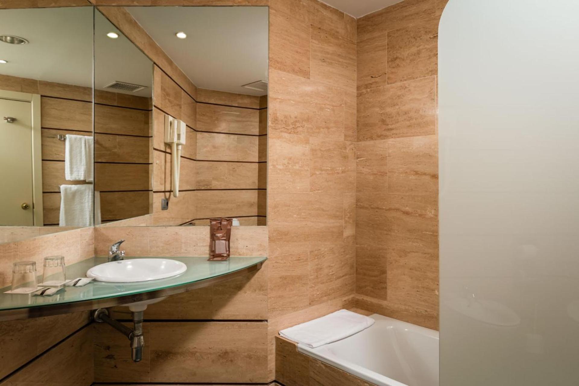אגוואדולסה Hotel Moon Dreams Portomagno מראה חיצוני תמונה